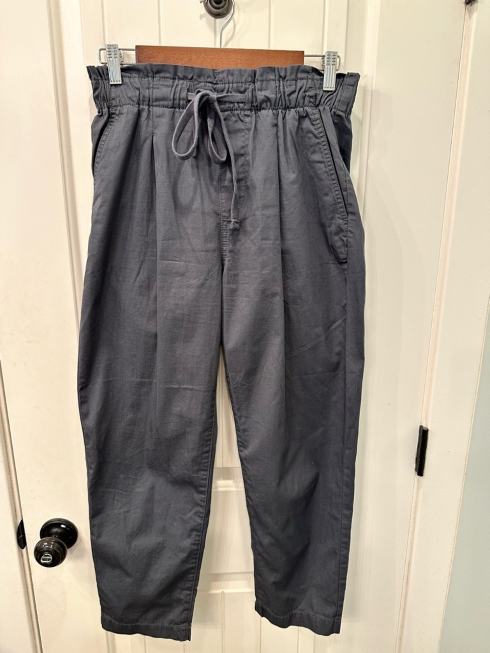 LOFT Gray Paperbag Waist Drawstring Casual Ankle Pants Size SP Petite